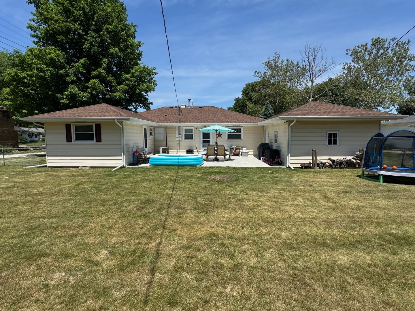 Homes for sale in Sterling, IL | 915 W 19th St, Sterling, IL 61081 | MLS# 12668070
