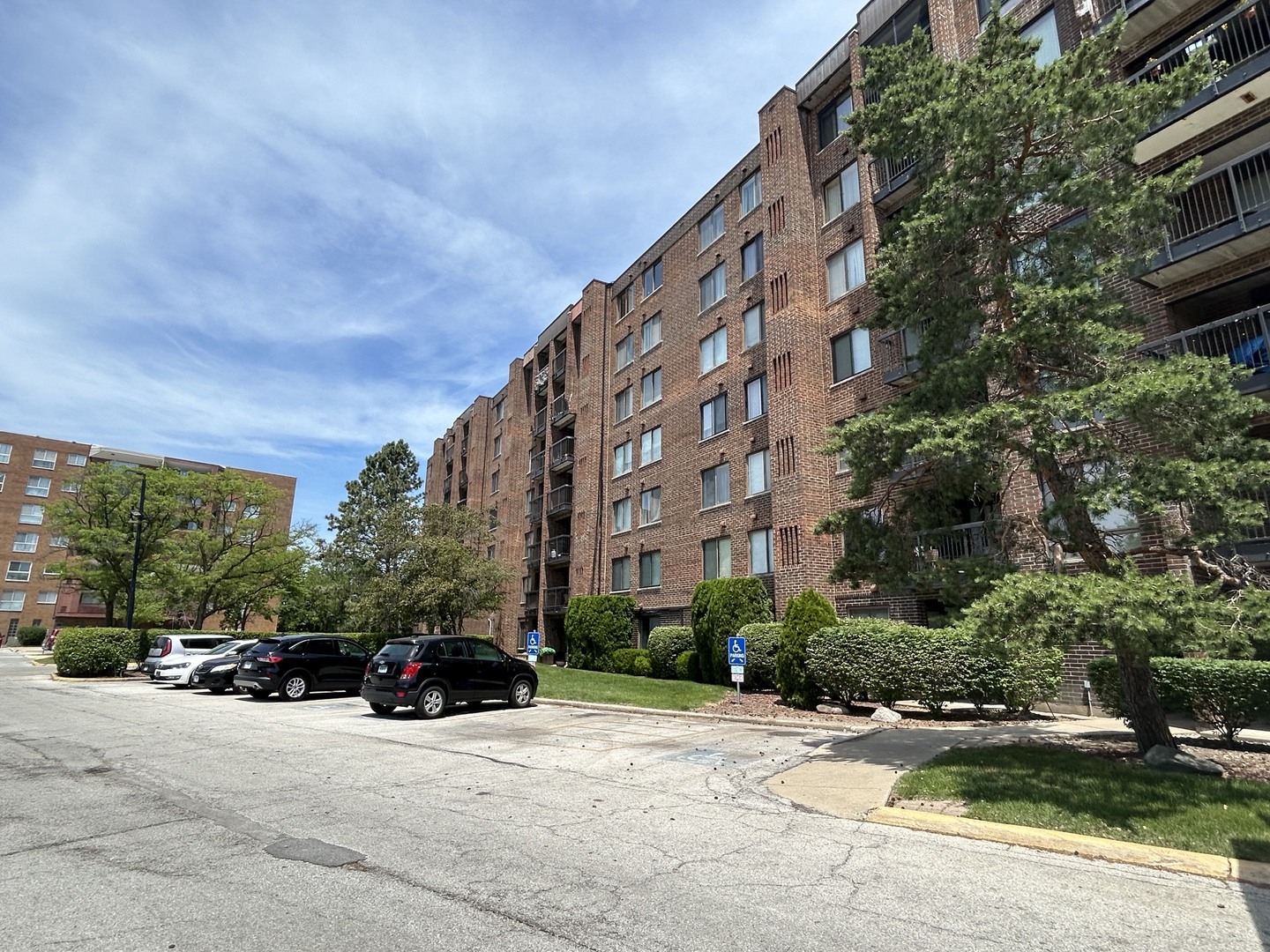 Homes for sale in Calumet City, IL | 400 Park Ave #211, Calumet City, IL 60409 | MLS# 12668132