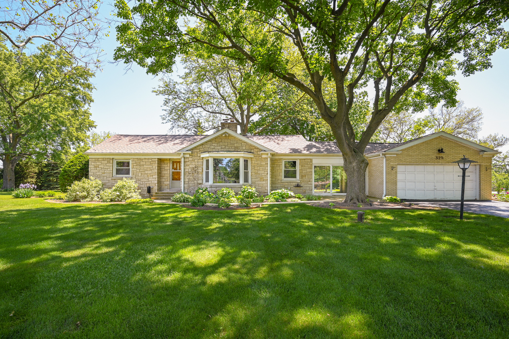 Homes for sale in Glen Ellyn, IL | 325 Lambert Rd, Glen Ellyn, IL 60137 | MLS# 12668195