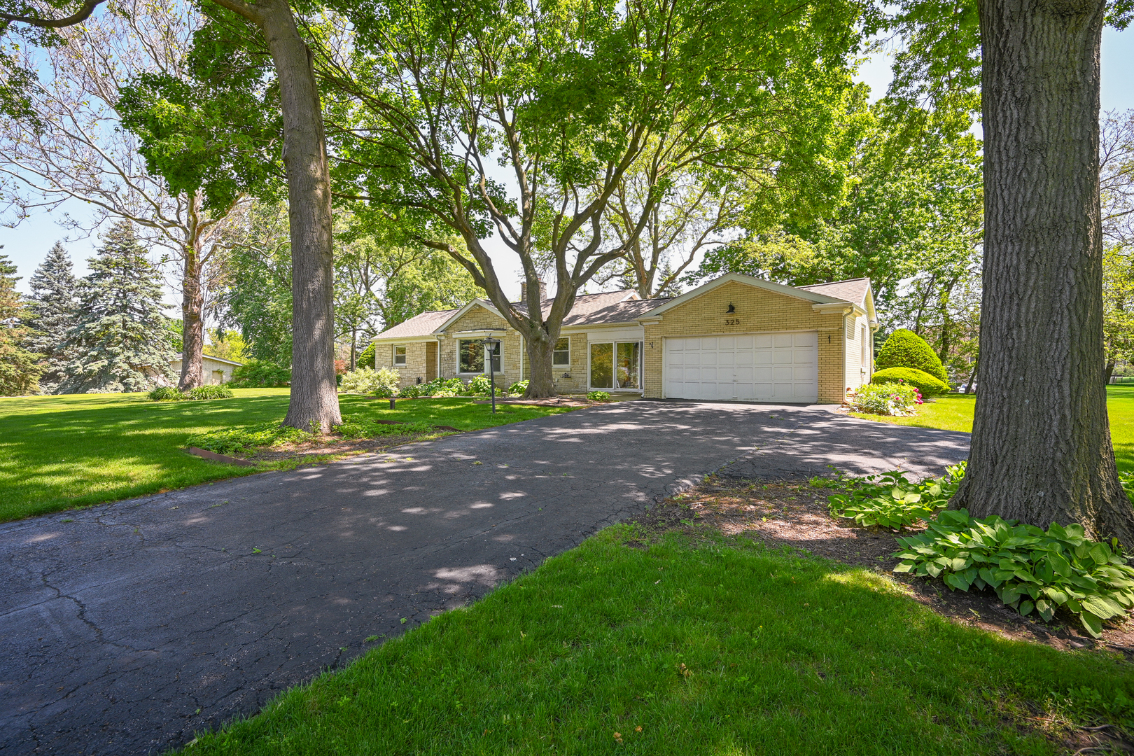 Homes for sale in Glen Ellyn, IL | 325 Lambert Rd, Glen Ellyn, IL 60137 | MLS# 12668195