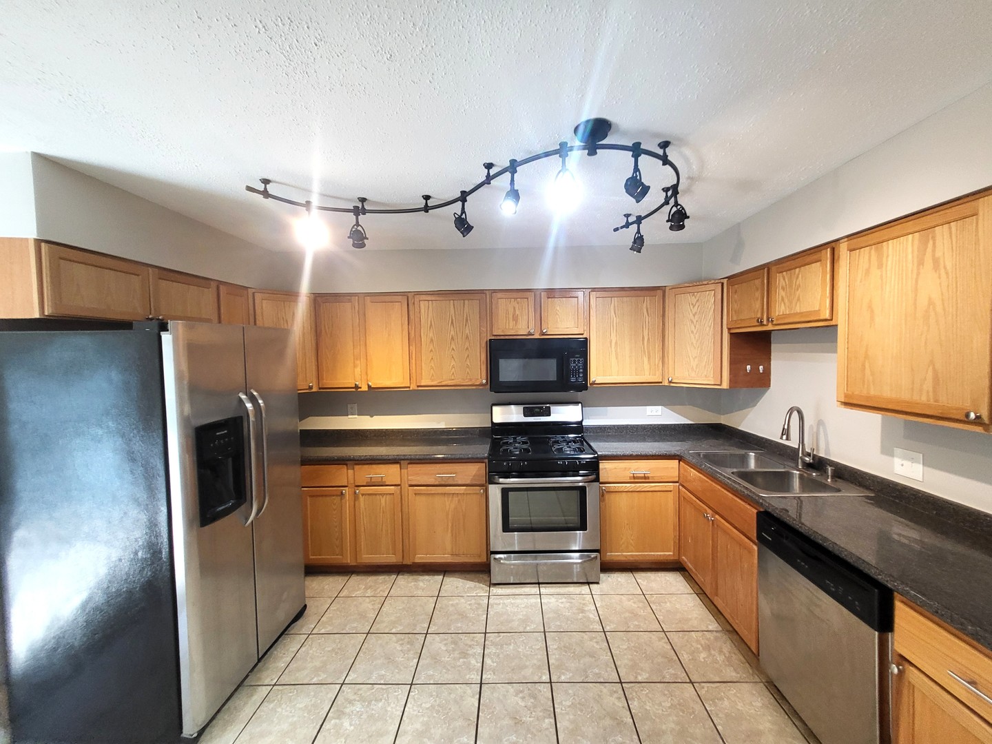 Homes for sale in Gurnee, IL | 18455 W Meadow Ln, Gurnee, IL 60031 | MLS# 12668254