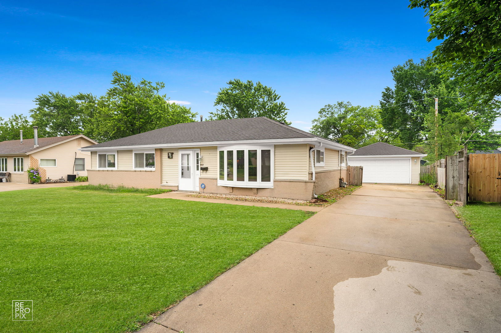 Homes for sale in Hoffman Estates, IL | 75 Kingman Ln, Hoffman Estates, IL 60169 | MLS# 12668283