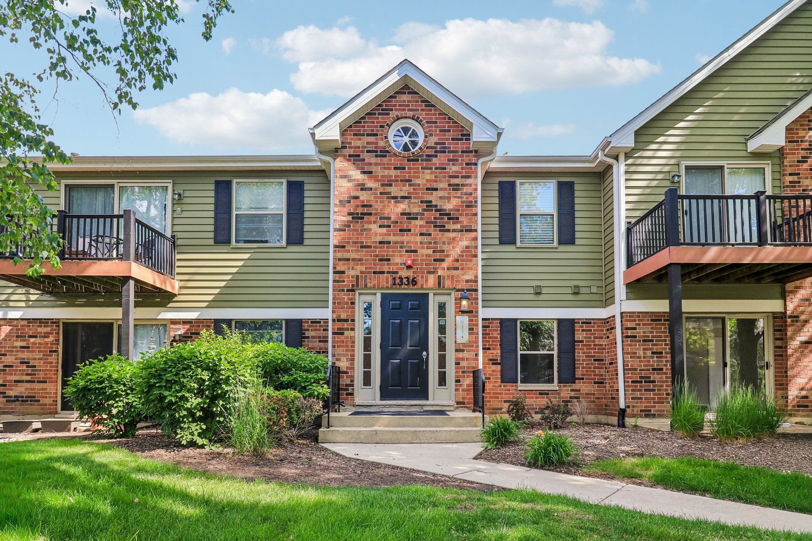 Homes for sale in Naperville, IL | 1336 Mcdowell Rd #104, Naperville, IL 60563 | MLS# 12668316
