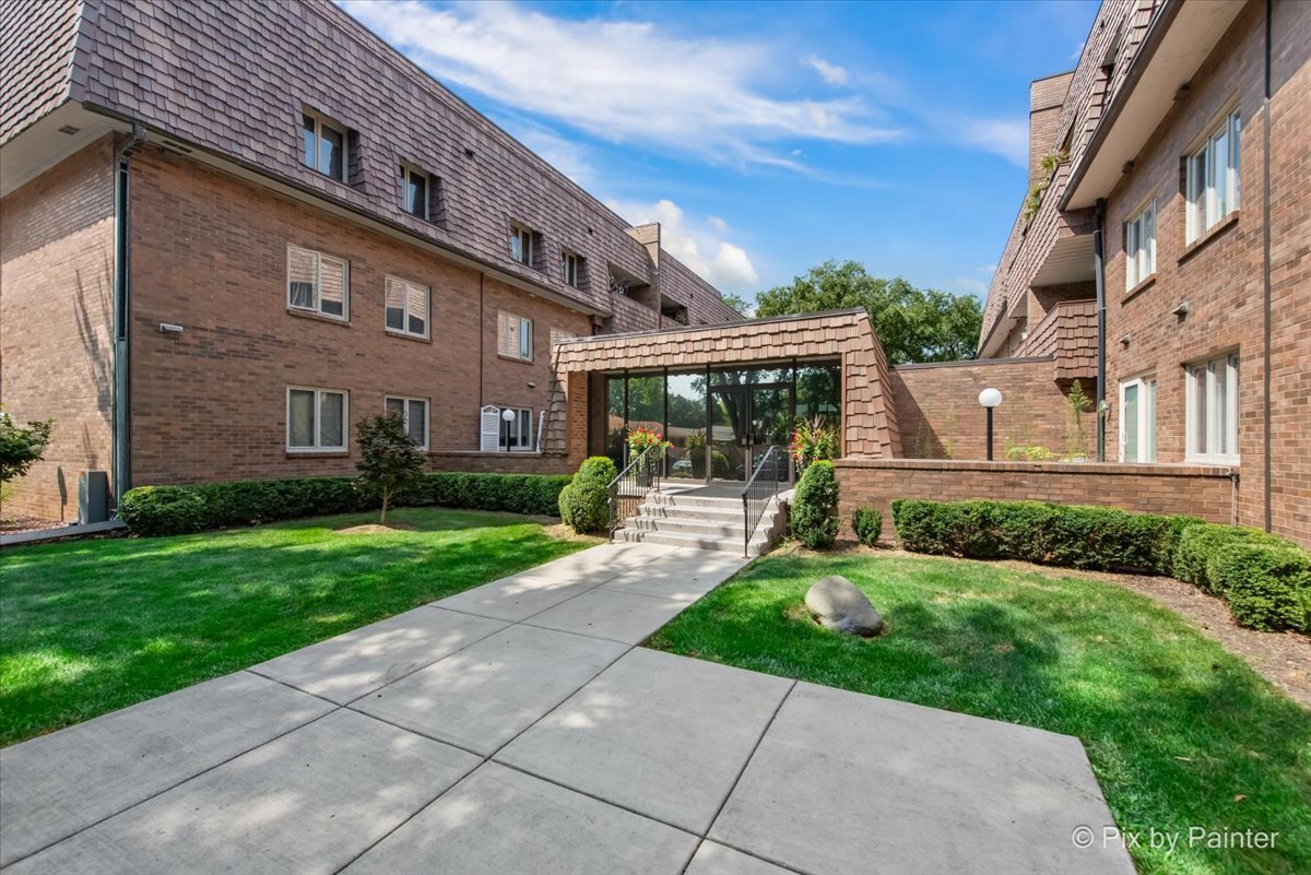 Homes for sale in Aurora, IL | 1730 W Galena Blvd #305W, Aurora, IL 60506 | MLS# 12668442