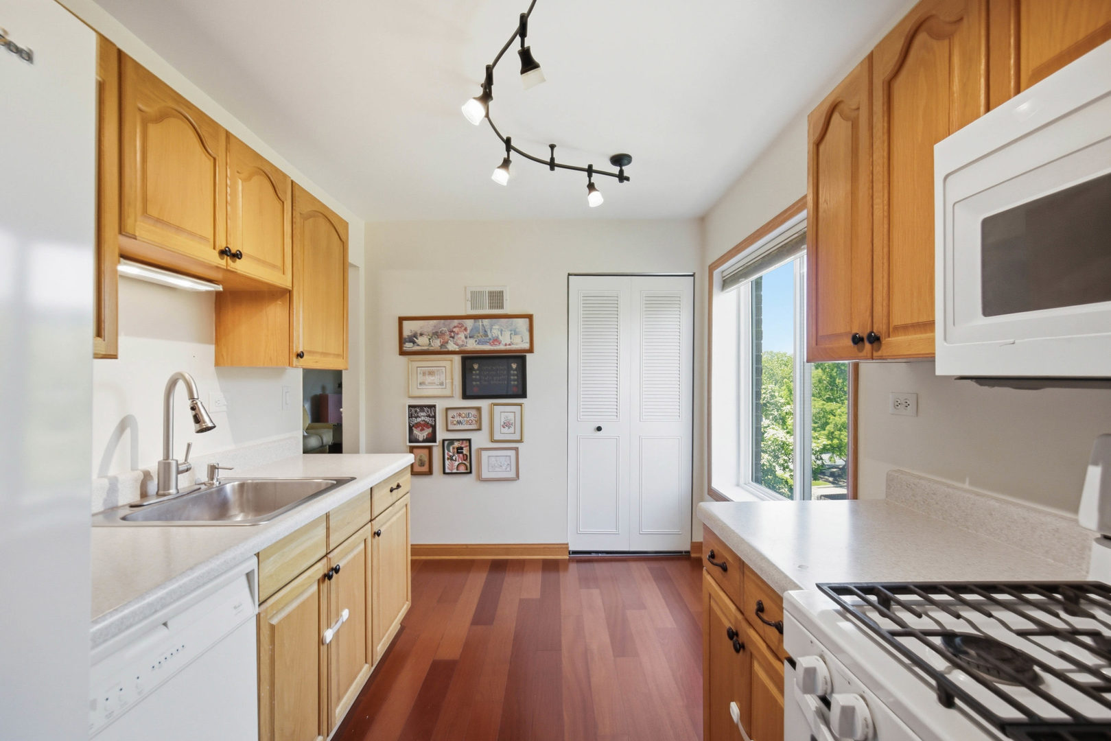 Homes for sale in Palatine, IL | 945 E Kenilworth Ave #314, Palatine, IL 60074 | MLS# 12668449