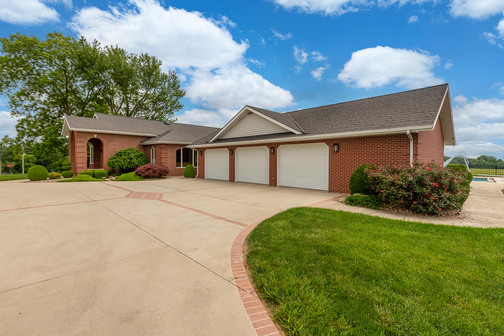 Homes for sale in Murphysboro, IL | 6414 Ava Rd, Murphysboro, IL 62966 | MLS# 12668470