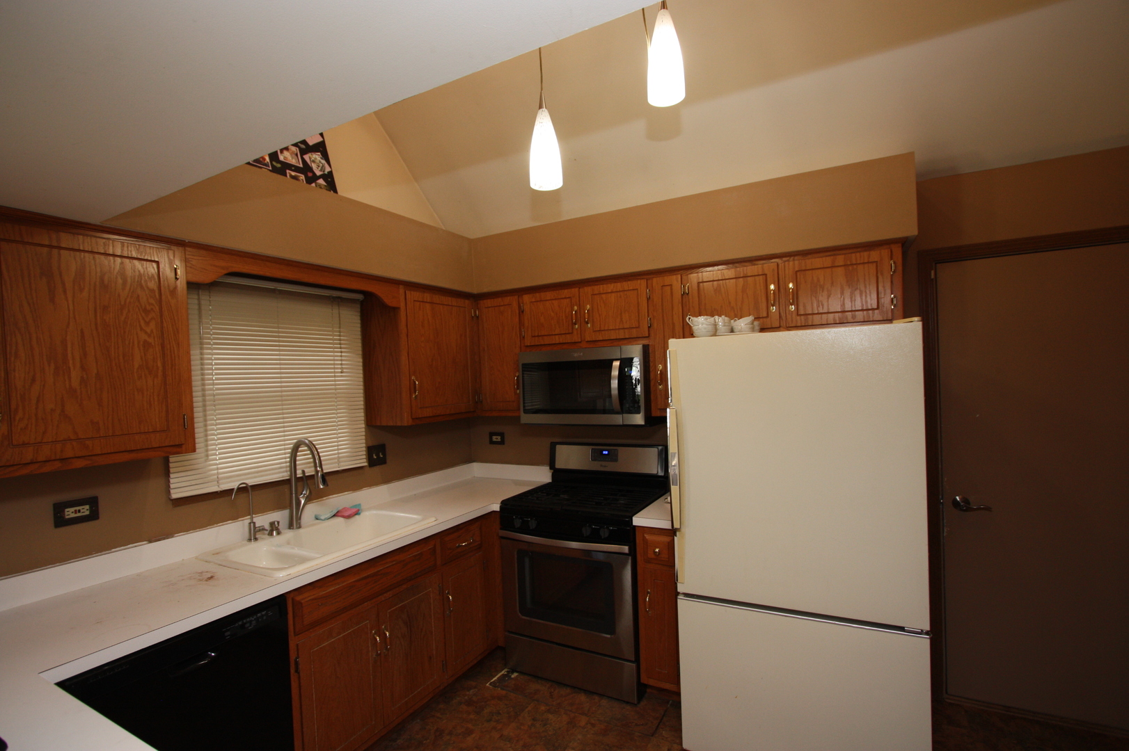 Homes for sale in Joliet, IL | 1310 Vintage Dr, Joliet, IL 60431 | MLS# 12668524