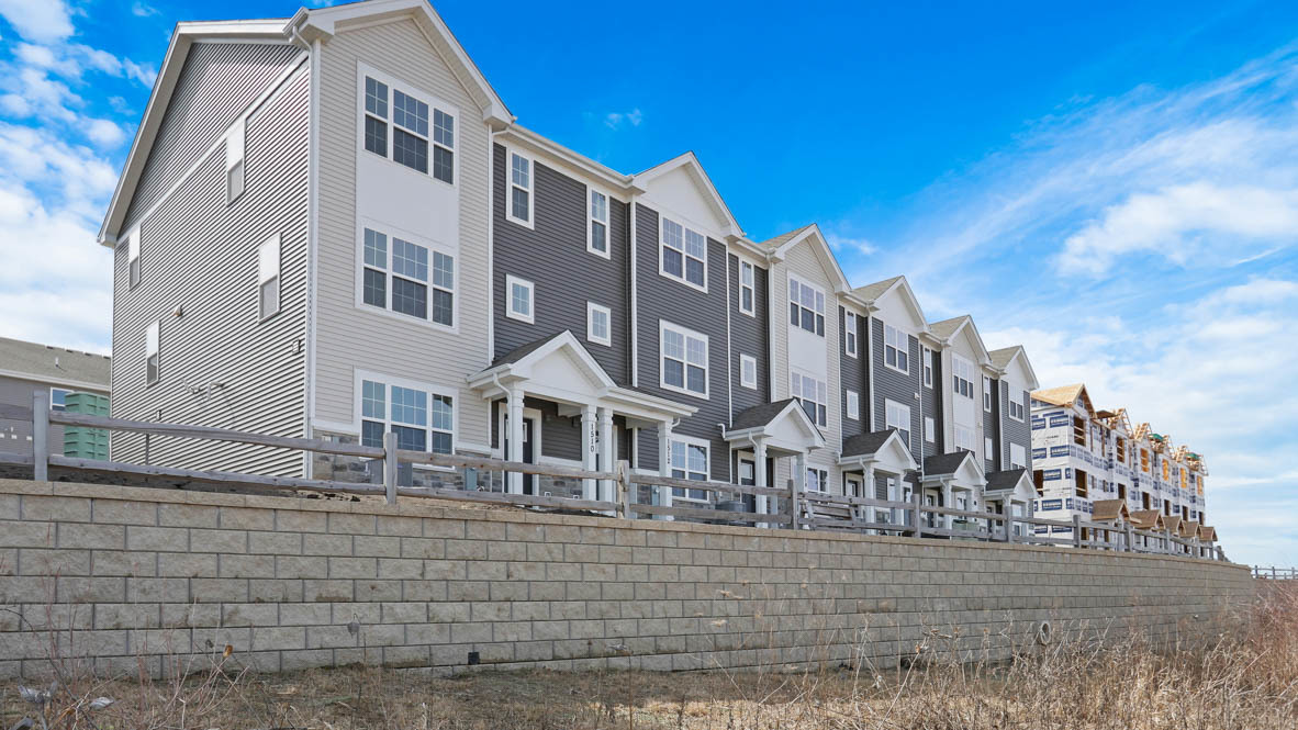 Homes for sale in Pingree Grove, IL | 2648 Arrowhead Dr, Pingree Grove, IL 60140 | MLS# 12668650