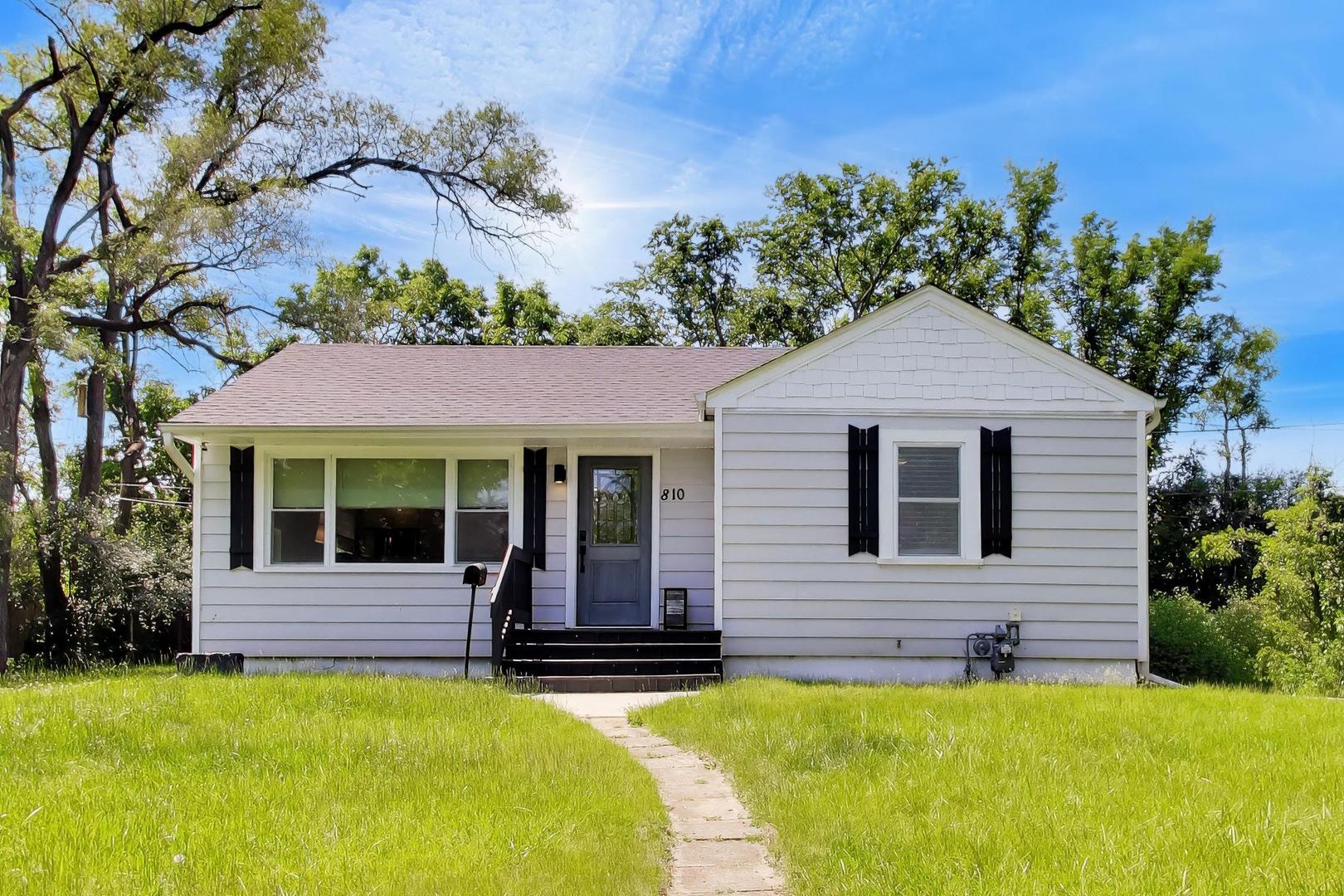 1st image of 810 S Jackson St, Hinsdale, IL 60521 | MLS# 12668672