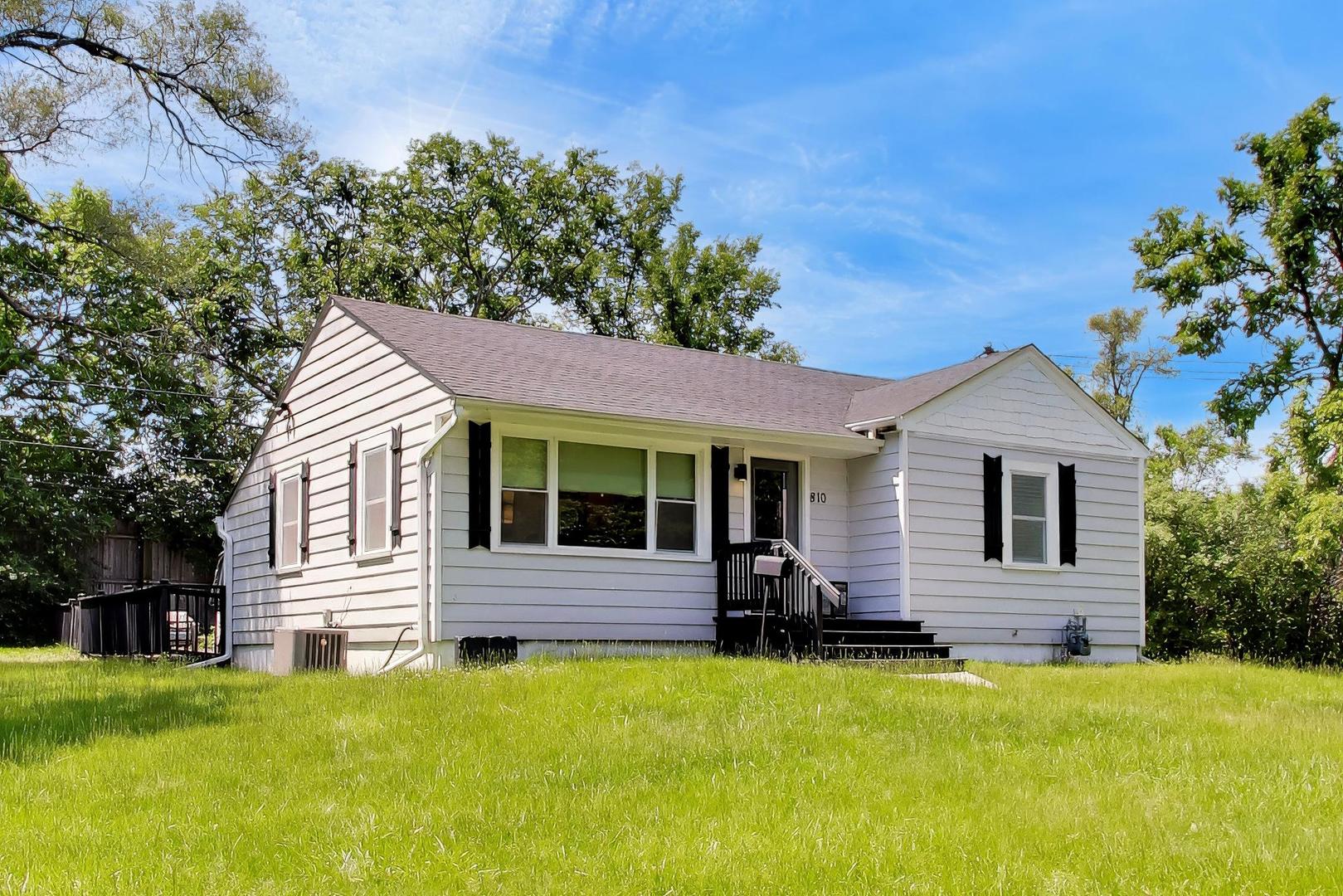 2nd image of 810 S Jackson St, Hinsdale, IL 60521 | MLS# 12668672