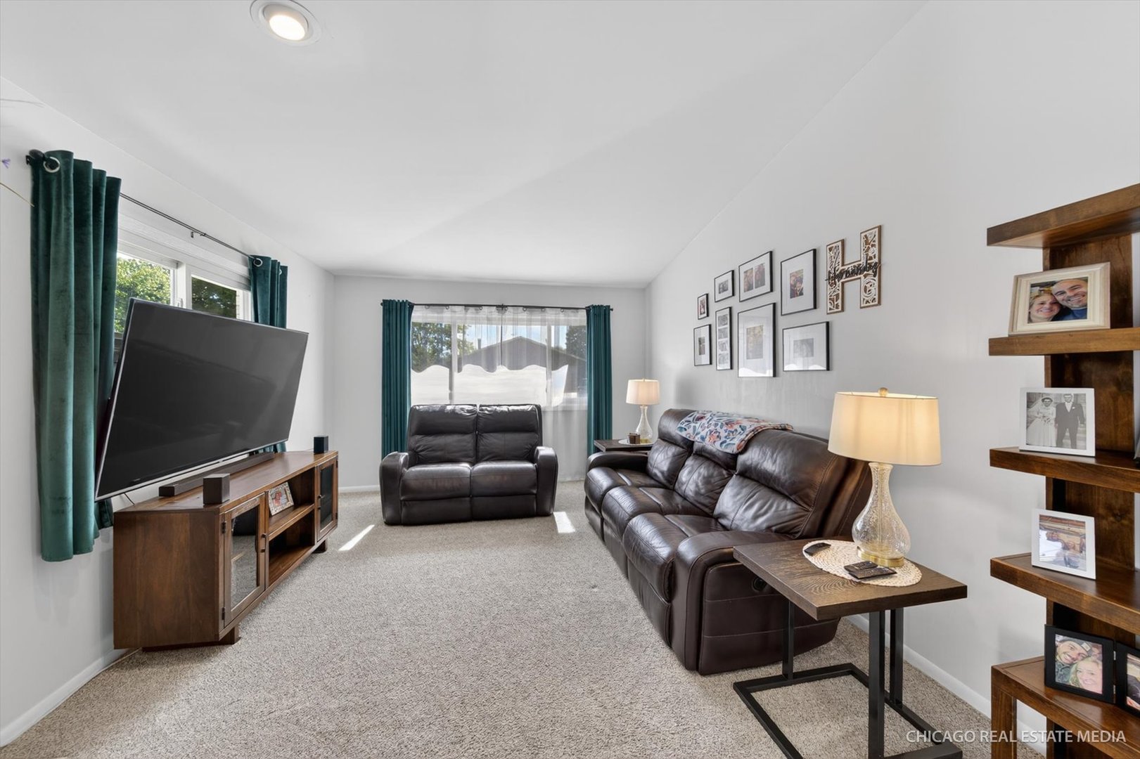 Homes for sale in Wood Dale, IL | 188 Paramount Dr, Wood Dale, IL 60191 | MLS# 12668771