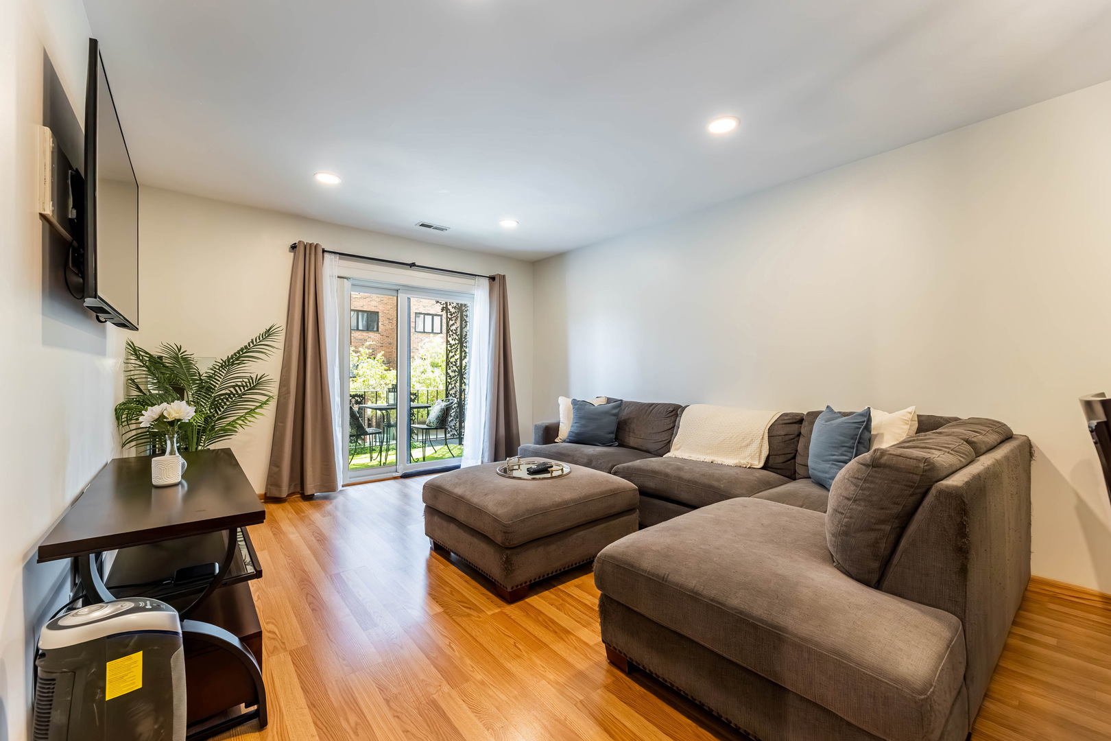 Homes for sale in Des Plaines, IL | 9332 Landings Ln #203D, Des Plaines, IL 60016 | MLS# 12668775