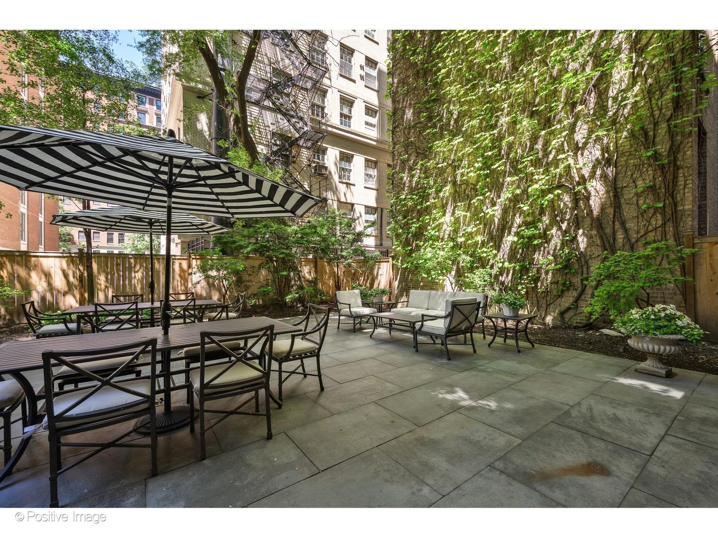 34th image of 230 E Delaware Pl #4W, Chicago, IL 60611 | MLS# 12668844