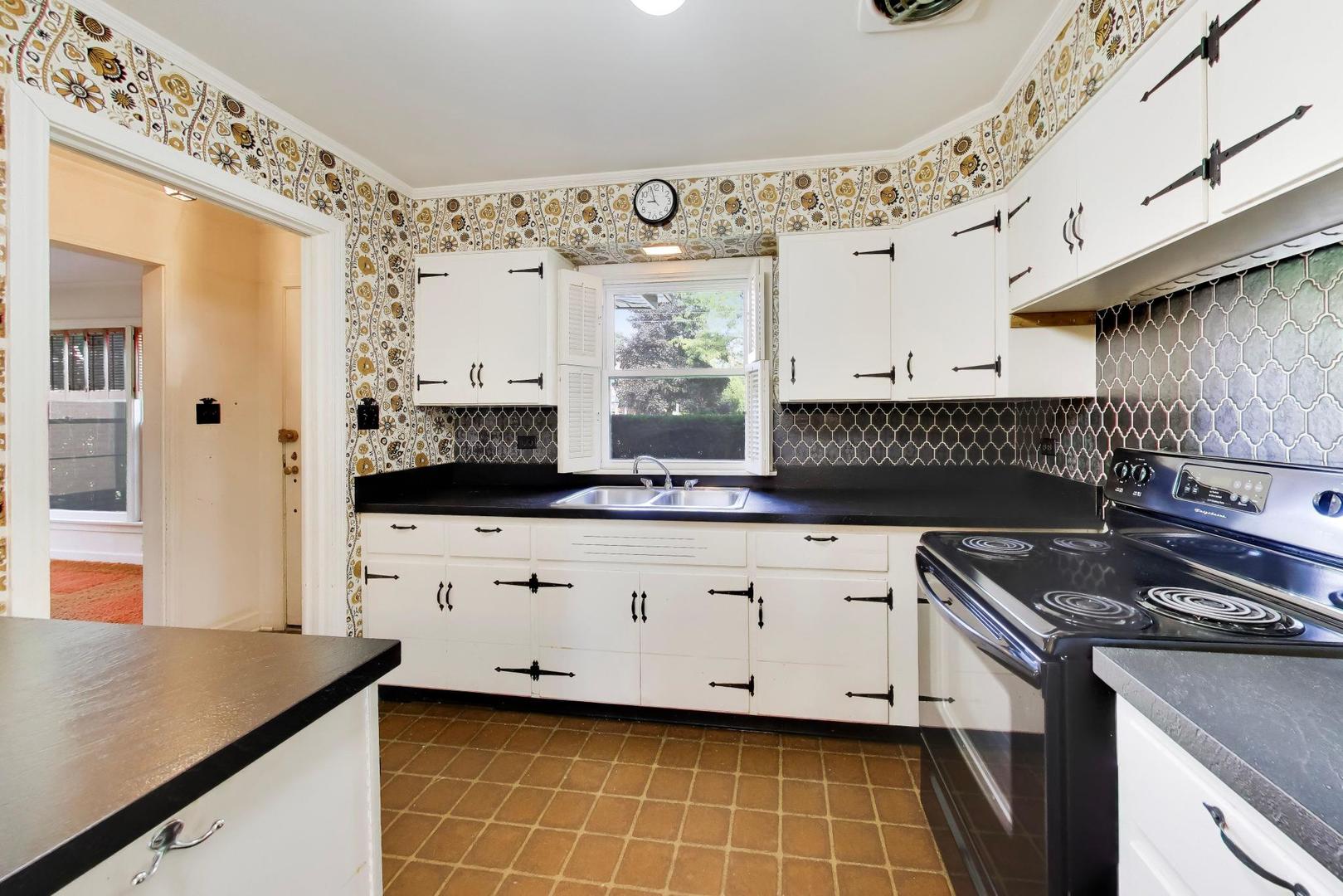 Homes for sale in Skokie, IL | 8631 E Prairie Rd, Skokie, IL 60076 | MLS# 12668864