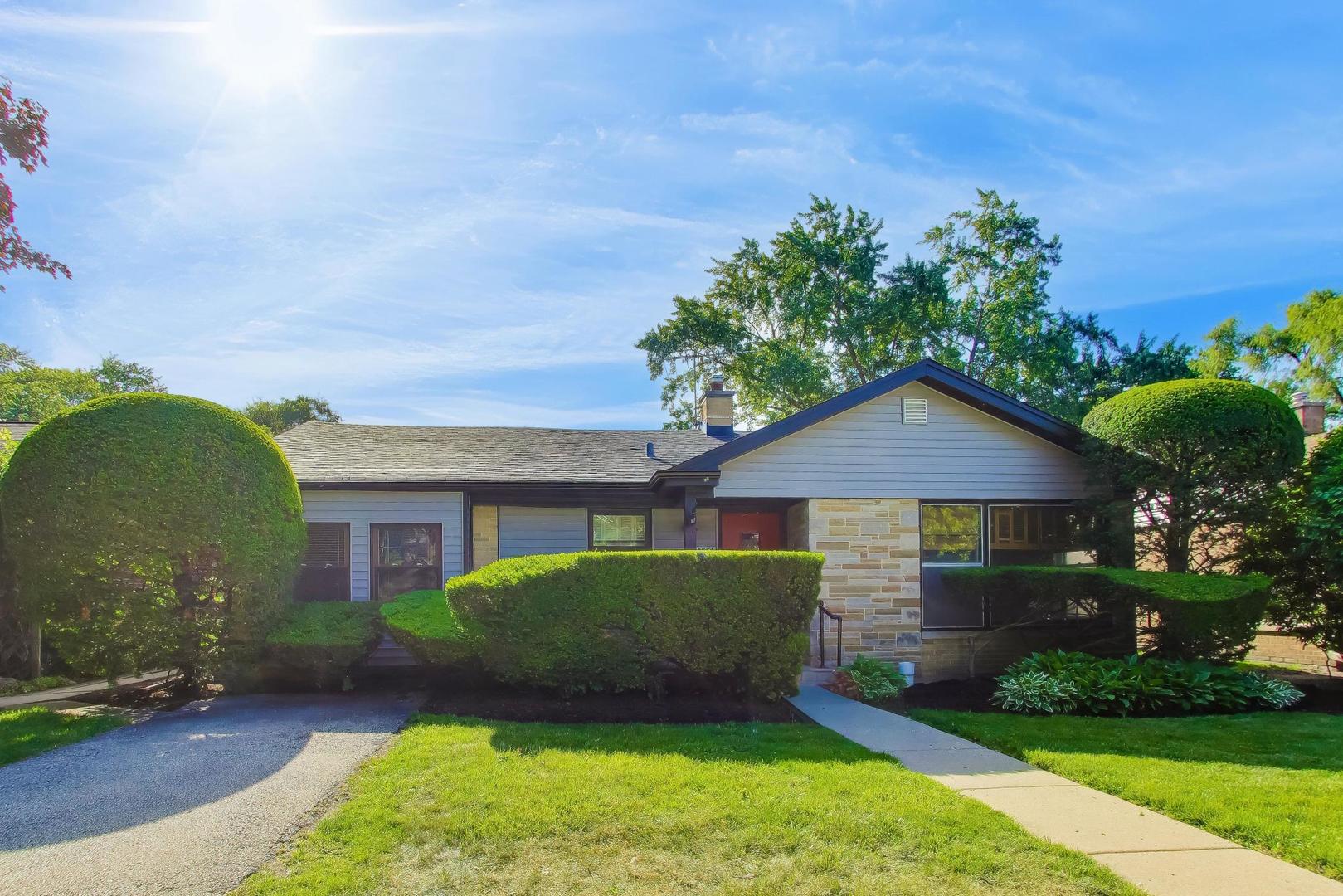 Homes for sale in Skokie, IL | 8631 E Prairie Rd, Skokie, IL 60076 | MLS# 12668864