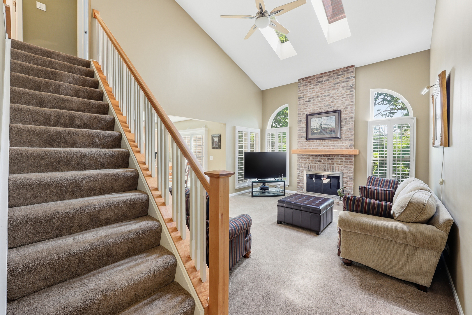 Homes for sale in Elk Grove Village, IL | 702 Clover Hill Ct, Elk Grove Village, IL 60007 | MLS# 12669048