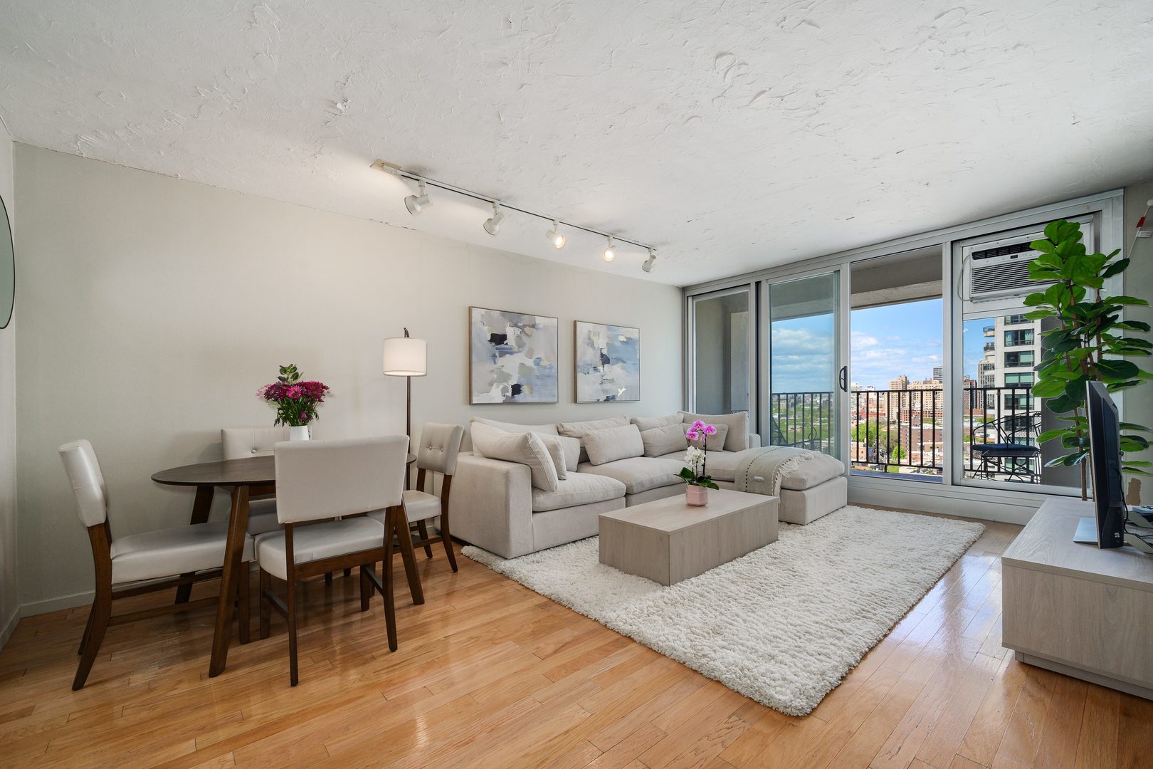 Homes for sale in Chicago, IL | 1960 N Lincoln Park West #1601, Chicago, IL 60614 | MLS# 12669063