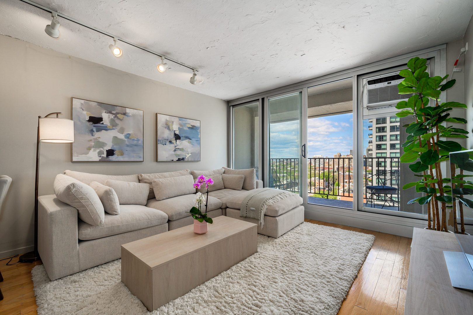 Homes for sale in Chicago, IL | 1960 N Lincoln Park West #1601, Chicago, IL 60614 | MLS# 12669063