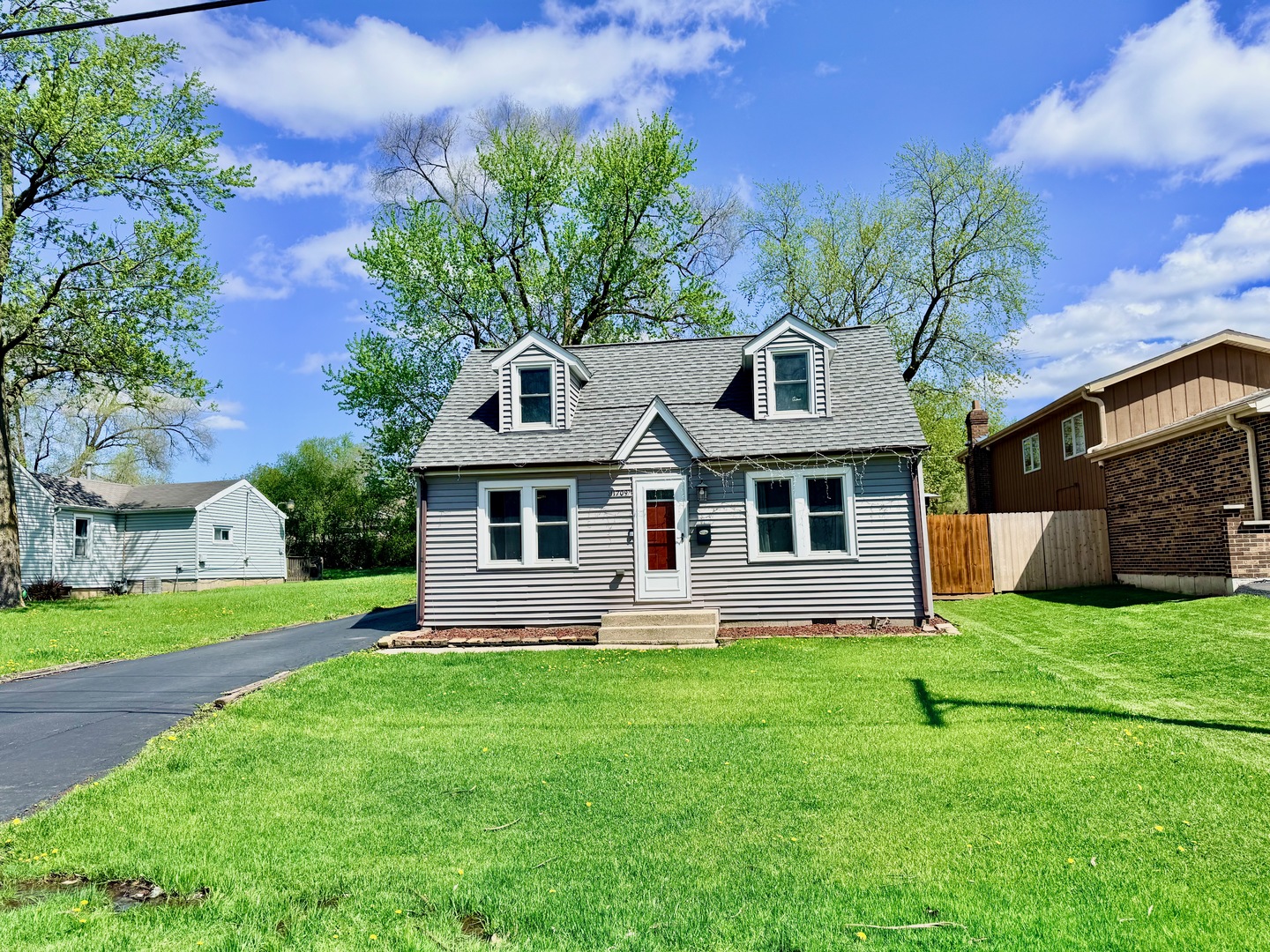 Homes for sale in Alsip, IL | 11709 S Hamlin Ave, Alsip, IL 60803 | MLS# 12669106