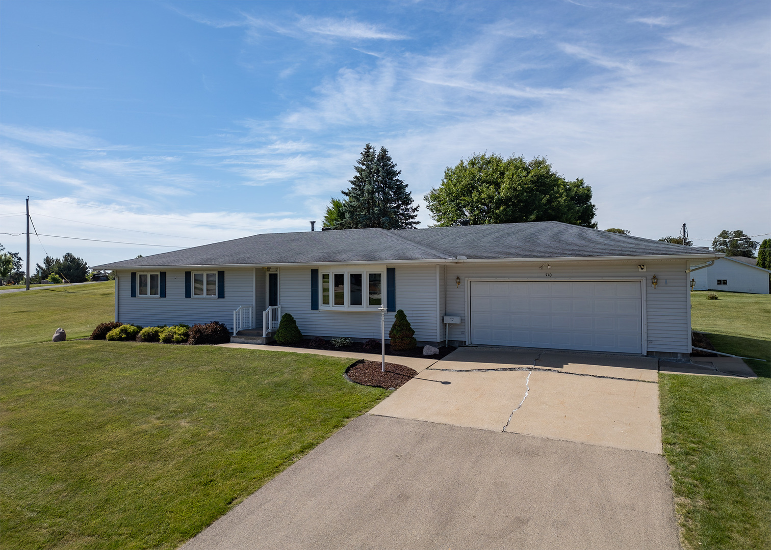 Homes for sale in Fulton, IL | 710 1st Ave, Fulton, IL 61252 | MLS# 12669403