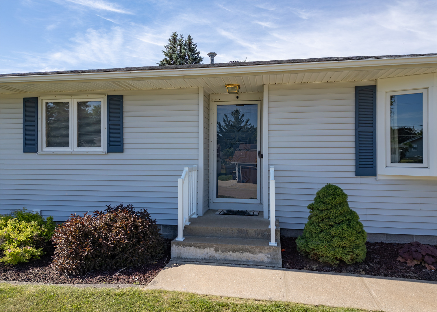 Homes for sale in Fulton, IL | 710 1St Ave, Fulton, IL 61252 | MLS# 12669403