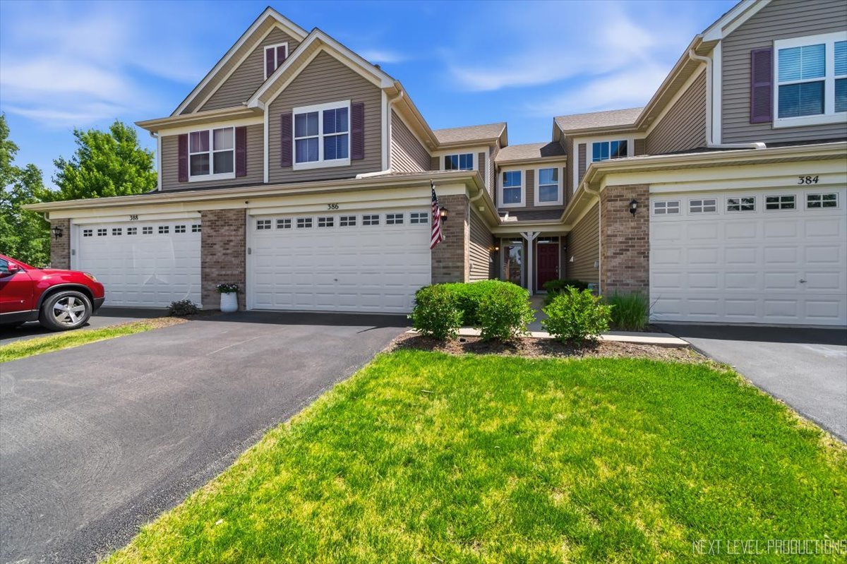 Homes for sale in Oswego, IL | 386 Risen Star Ln, Oswego, IL 60543 | MLS# 12669458
