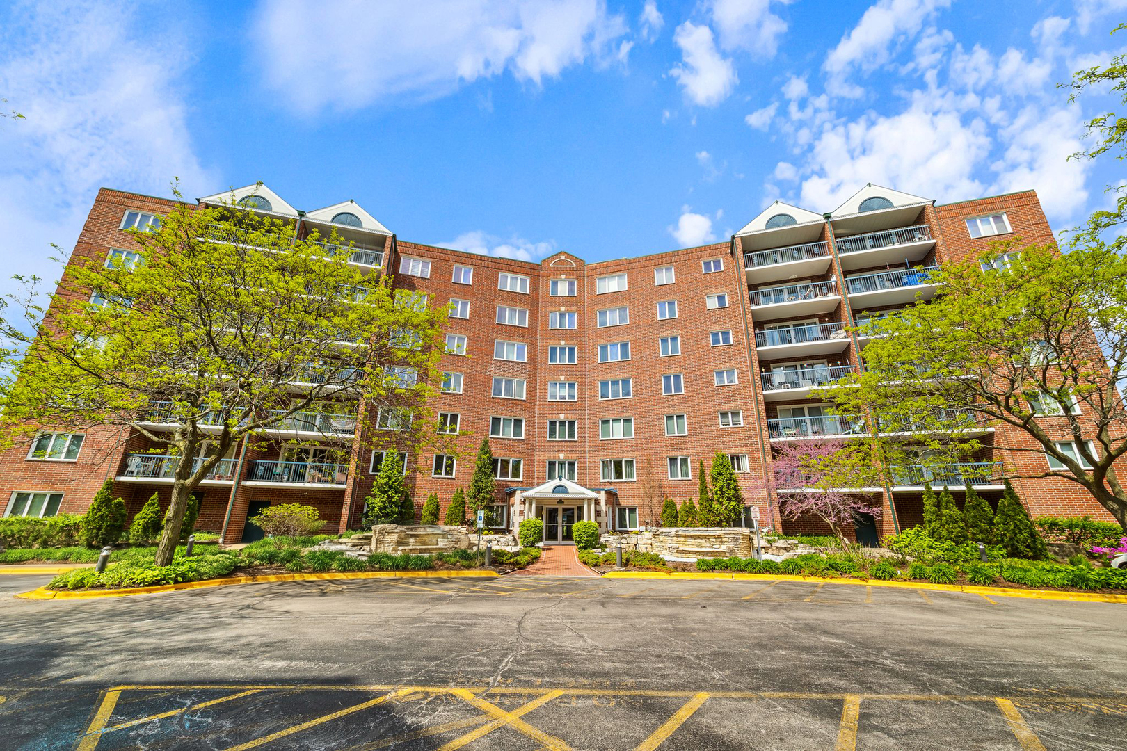 Homes for sale in Norridge, IL | 8560 W Foster Ave #203, Norridge, IL 60706 | MLS# 12669629