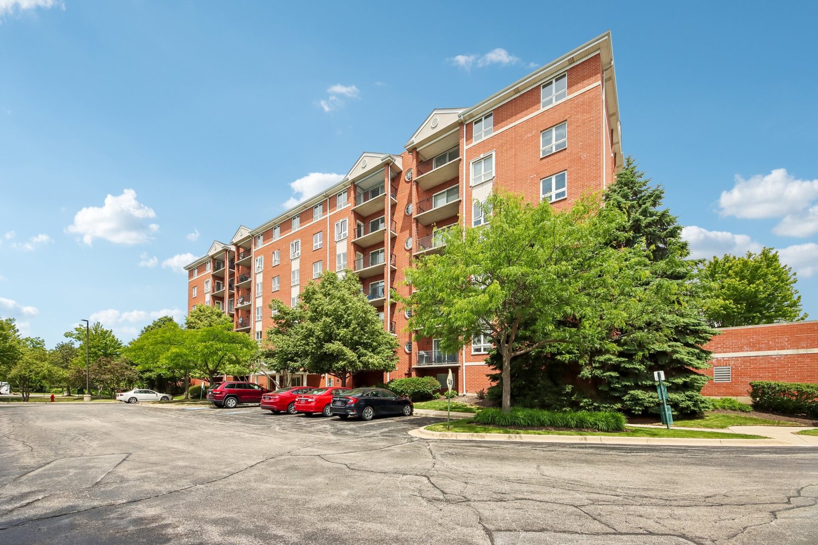 Homes for sale in Wheeling, IL | 190 N Milwaukee Ave #401, Wheeling, IL 60090 | MLS# 12669651