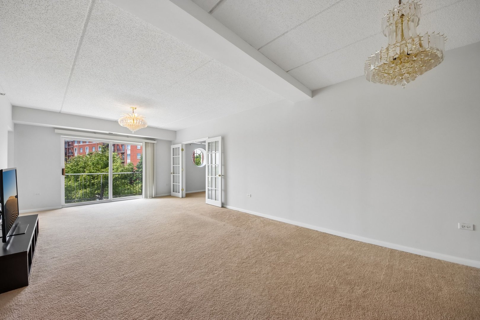 Homes for sale in Wheeling, IL | 190 N Milwaukee Ave, Wheeling, IL 60090