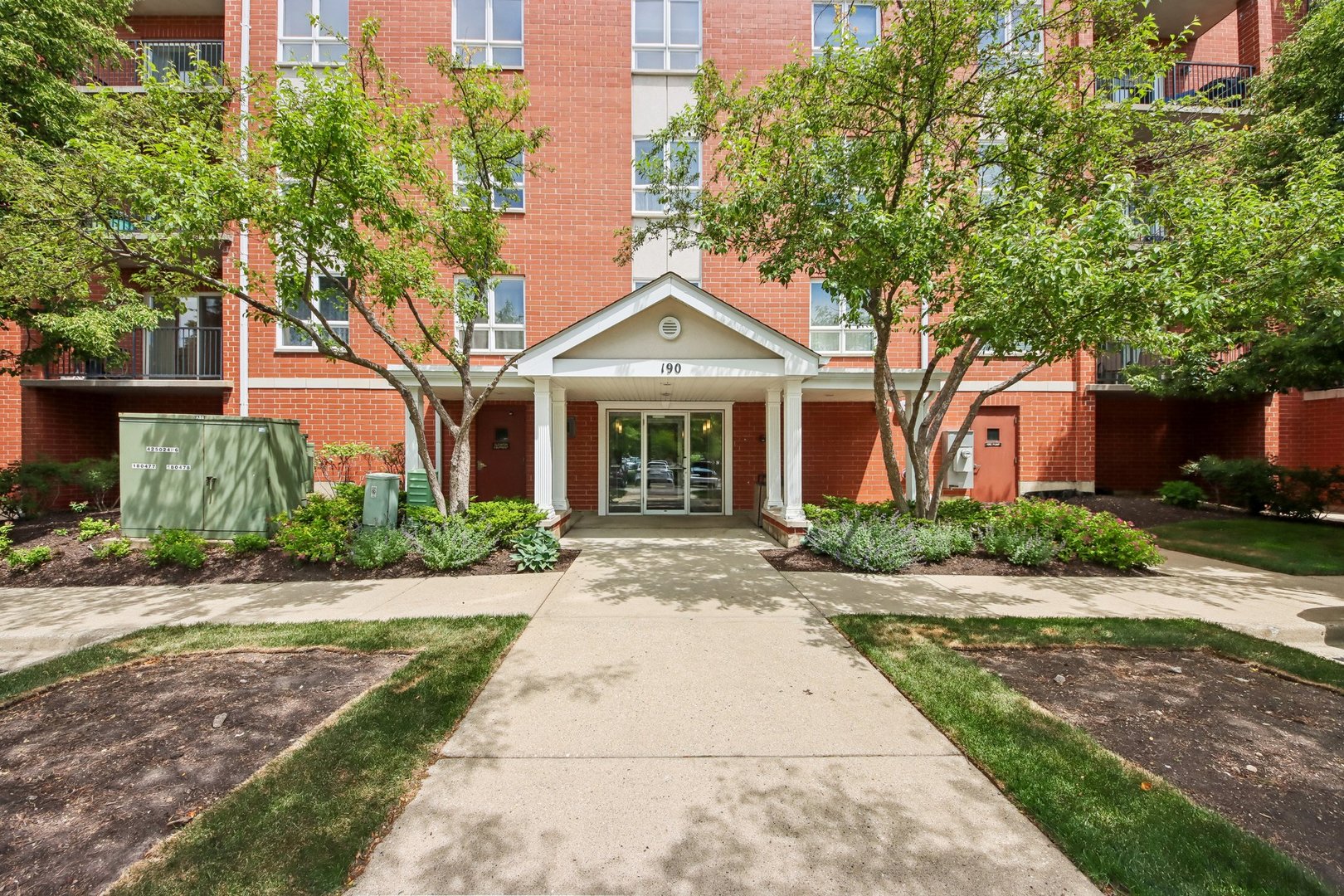 Homes for sale in Wheeling, IL | 190 N Milwaukee Ave #401, Wheeling, IL 60090 | MLS# 12669651