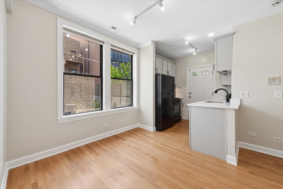 4th image of 741 W Cornelia Ave #N1, Chicago, IL 60657 | MLS# 12669899