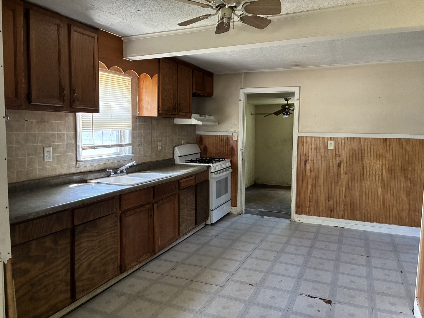 Homes for sale in Rockford, IL | 605 Garver Ave, Rockford, IL 61102 | MLS# 12670133