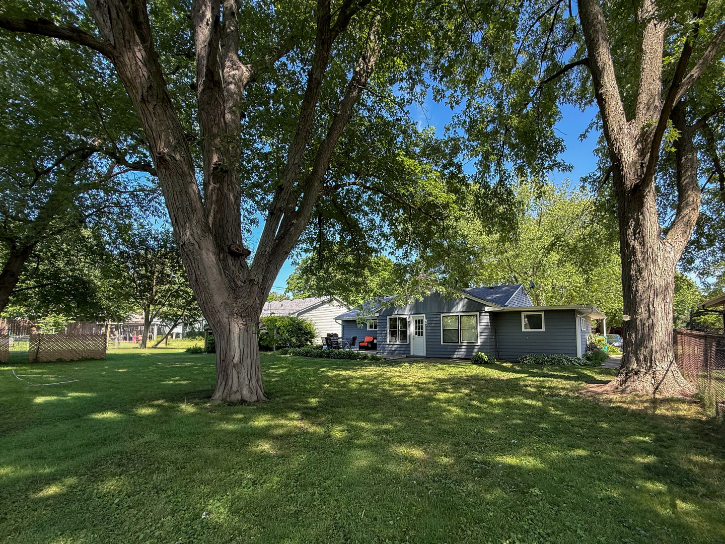 Homes for sale in Sycamore, IL | 415 Parkside Dr, Sycamore, IL 60178 | MLS# 12670372