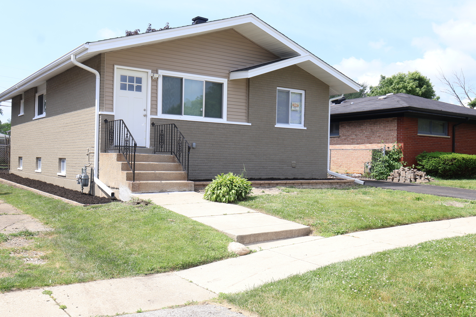 Homes for sale in Blue Island, IL | 2853 140Th Pl, Blue Island, IL 60406 | MLS# 12670456