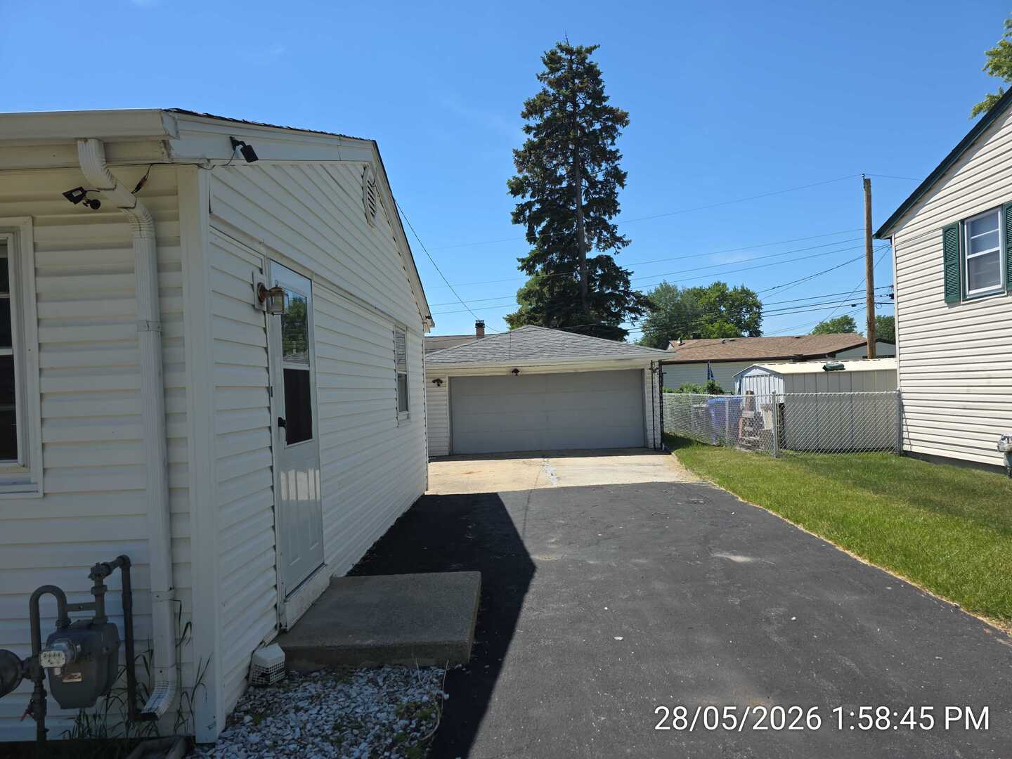 Homes for sale in Carpentersville, IL | 148 Pecos Cir, Carpentersville, IL 60110 | MLS# 12670486
