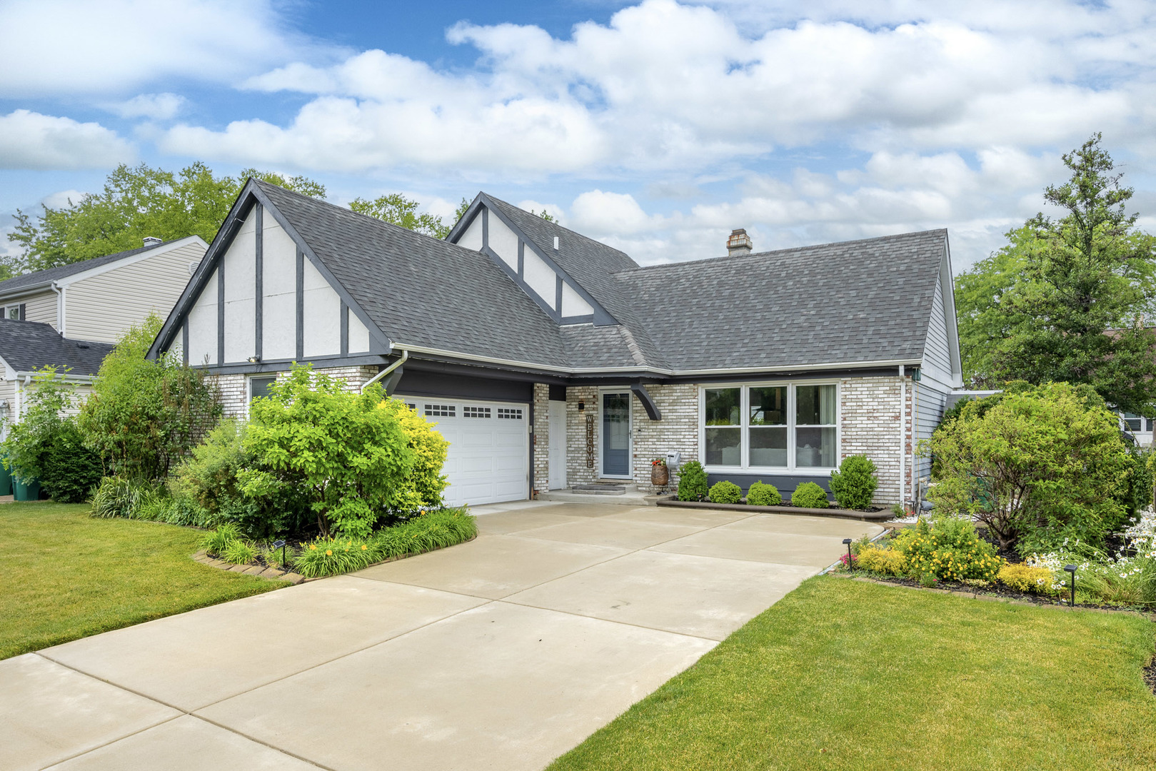 Homes for sale in Buffalo Grove, IL | 791 Thompson Blvd, Buffalo Grove, IL 60089 | MLS# 12670648