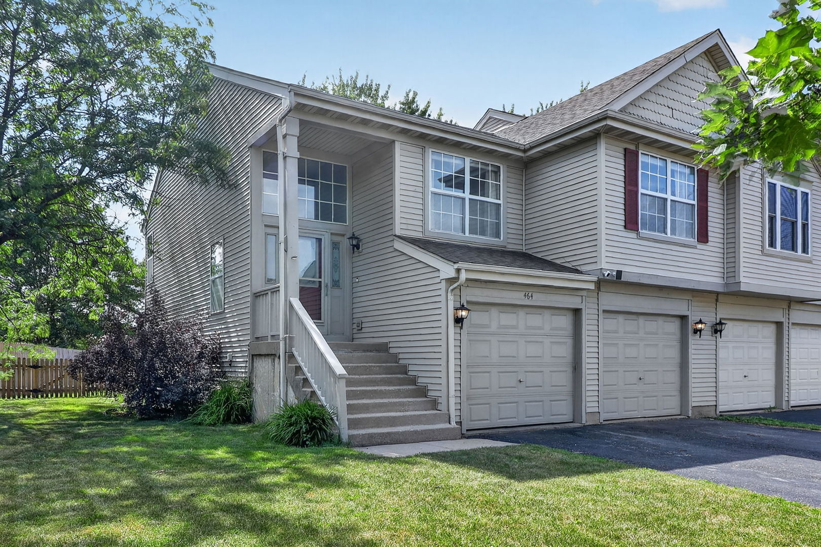 Homes for sale in Oswego, IL | 464 Gloria Ln, Oswego, IL 60543 | MLS# 12670928