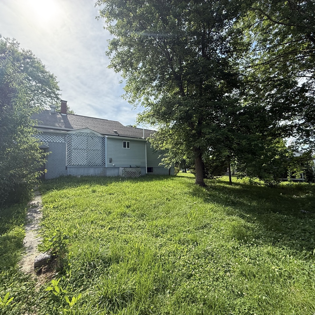 Homes for sale in Rosiclare, IL | 825 3Rd St, Rosiclare, IL 62982 | MLS# 12670946