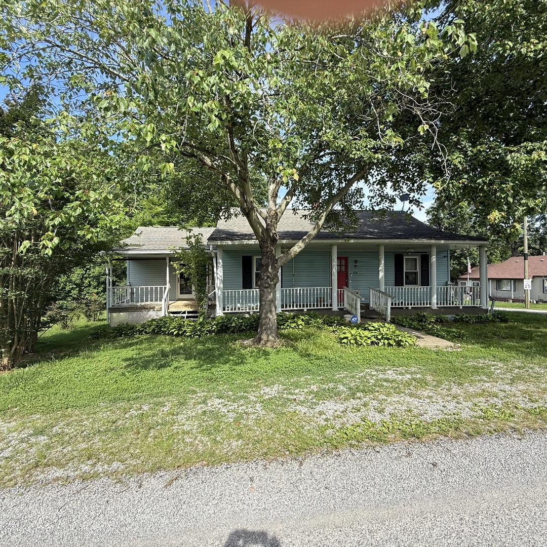 Homes for sale in Rosiclare, IL | 825 3rd St, Rosiclare, IL 62982 | MLS# 12670946