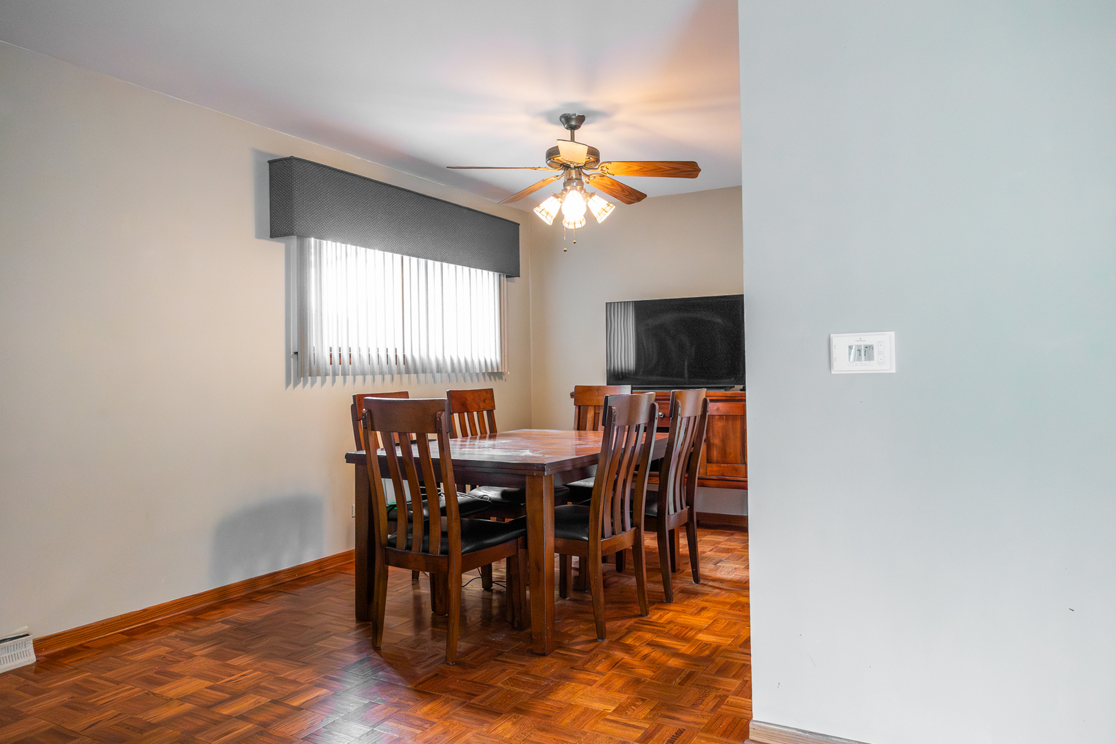 5th image of 400 S Mount Prospect Rd, Mount Prospect, IL 60056 | MLS# 12671170