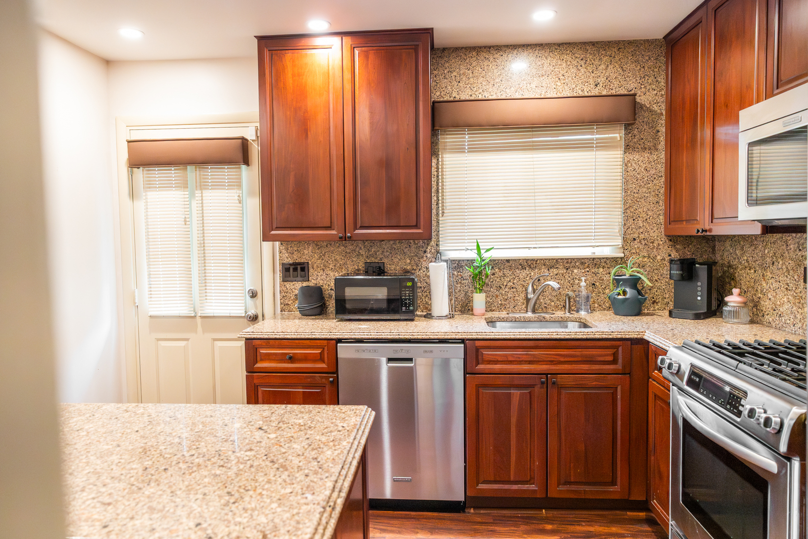 3rd image of 400 S Mount Prospect Rd, Mount Prospect, IL 60056 | MLS# 12671170