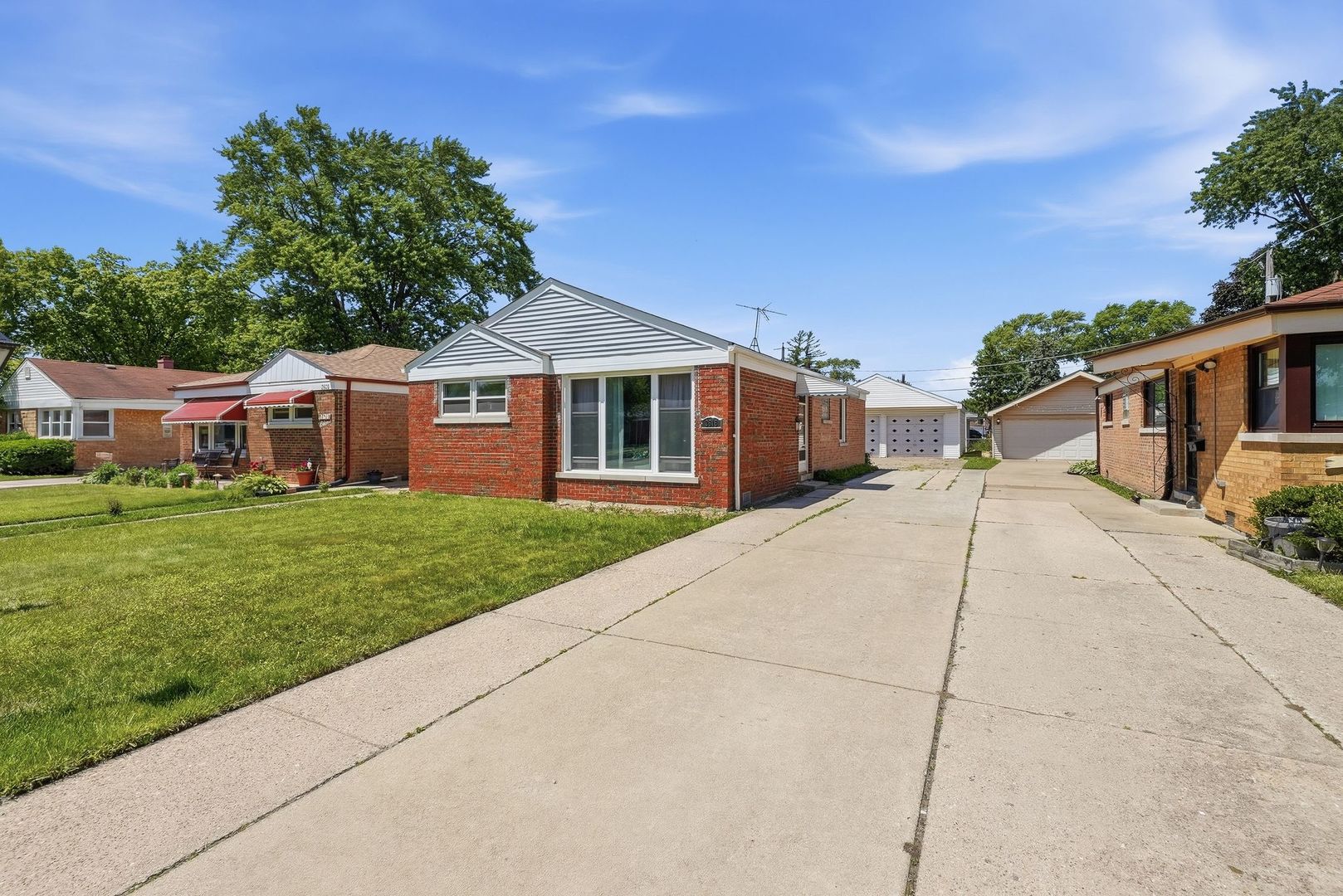 Homes for sale in Blue Island, IL | 2616 121st St, Blue Island, IL 60406 | MLS# 12671433