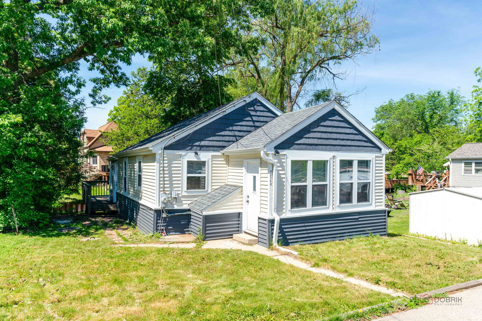 Homes for sale in Antioch, IL | 42360 N Willow St, Antioch, IL 60002 | MLS# 12671682