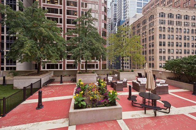 Homes for sale in Chicago, IL | 212 W Washington St #1706, Chicago, IL 60606 | MLS# 12671900