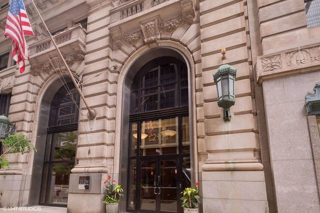 Homes for sale in Chicago, IL | 212 W Washington St #1706, Chicago, IL 60606 | MLS# 12671900