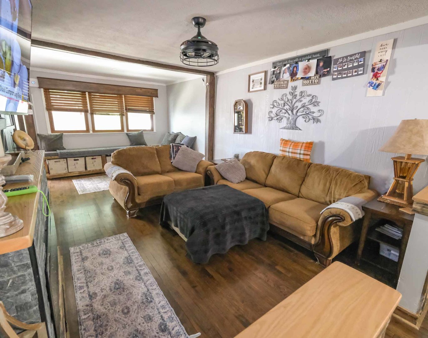 Homes for sale in Chicago, IL | 10906 S Troy St, Chicago, IL 60655 | MLS# 12672410