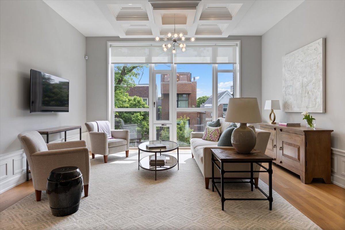 Homes for sale in Chicago, IL | 938 N Winchester Ave #3, Chicago, IL 60622 | MLS# 12672550