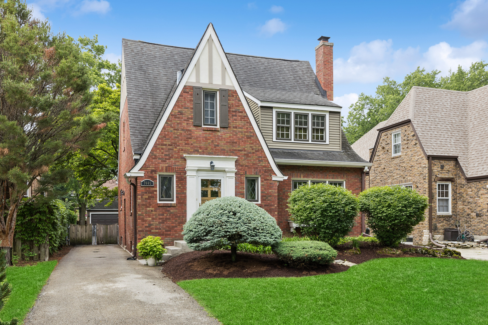 Homes for sale in River Forest, IL | 7605 Washington Blvd, River Forest, IL 60305 | MLS# 12672672