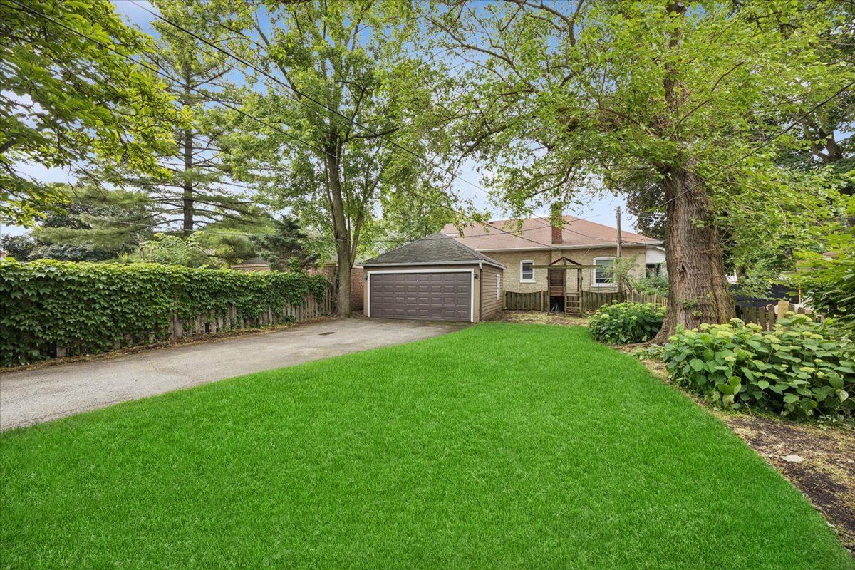 Homes for sale in River Forest, IL | 7605 Washington Blvd, River Forest, IL 60305 | MLS# 12672672