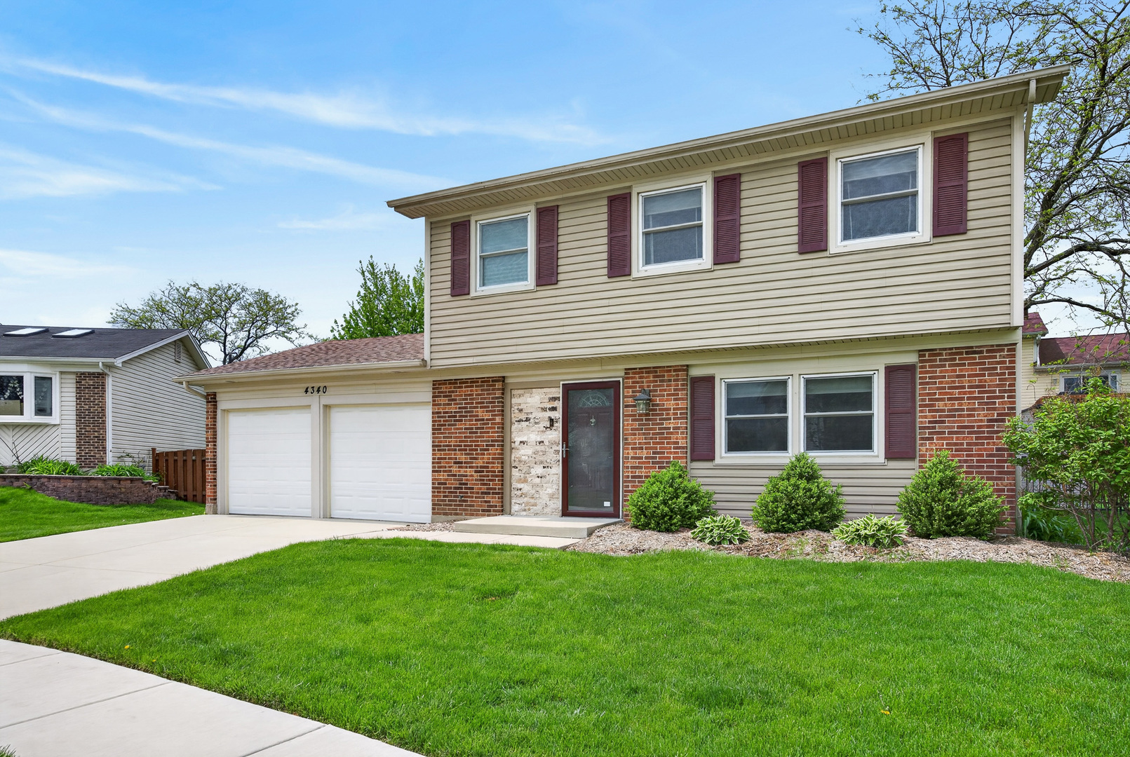 Homes for sale in Hoffman Estates, IL | 4340 Rock Cove Dr, Hoffman Estates, IL 60192 | MLS# 12672720